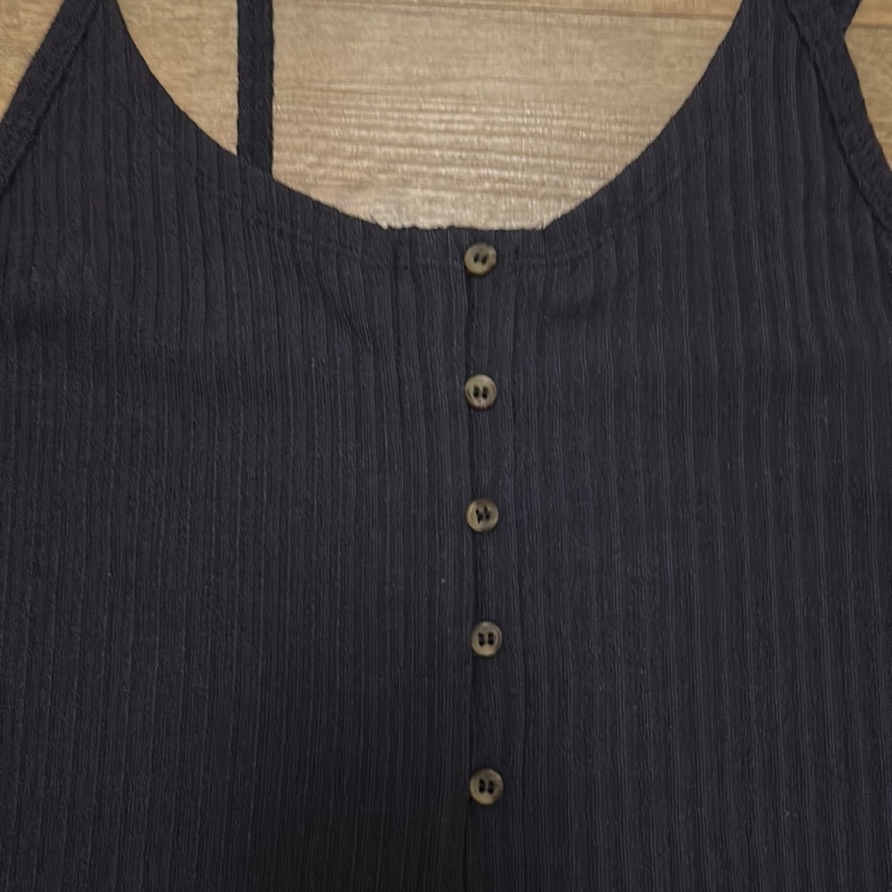 AEO grey button detail tank NWT - Picture 4 of 12